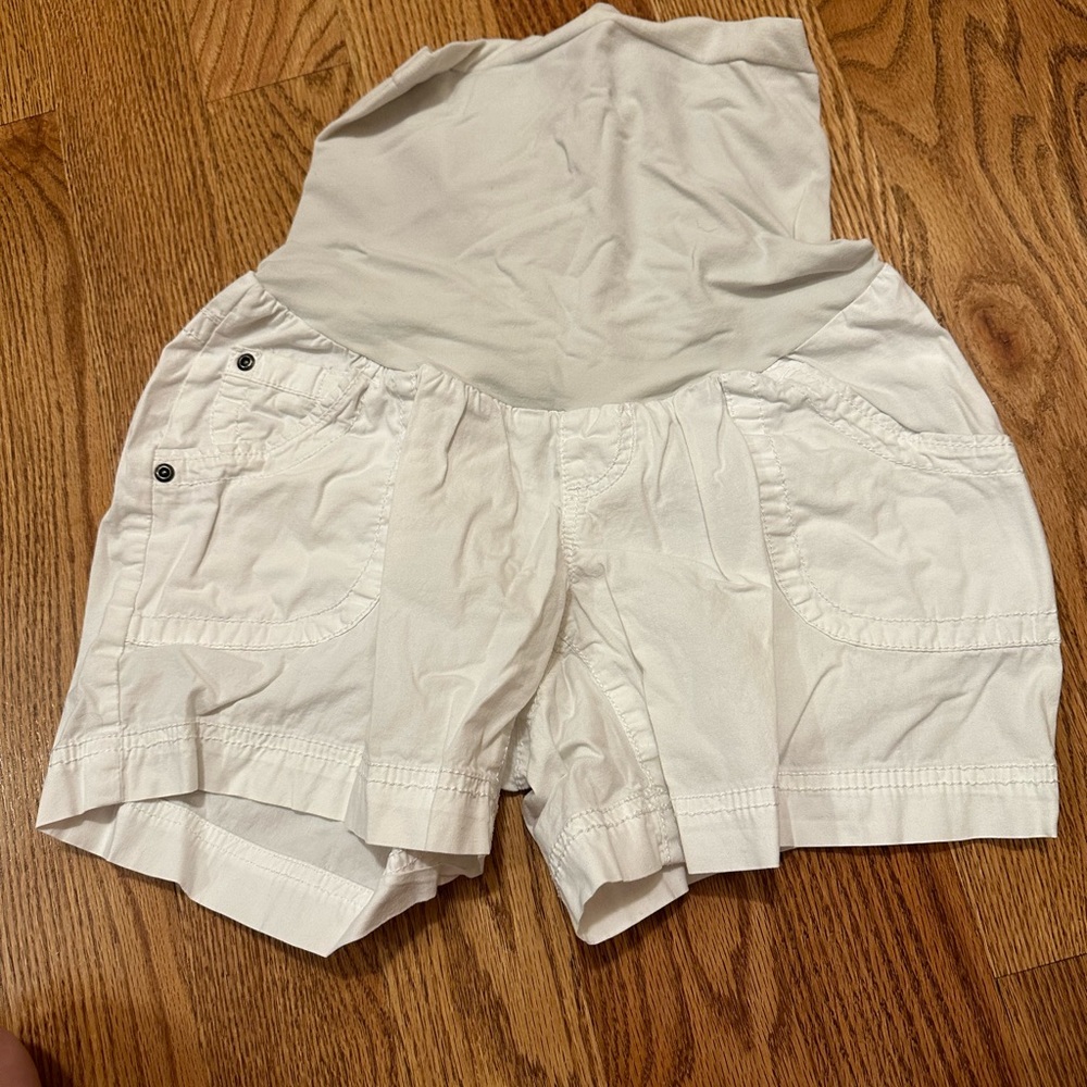 Size small white maternity shorts